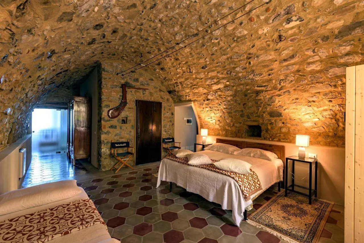 Residenza Di Prestigio In Riva Al Lago Marone Loft Italy