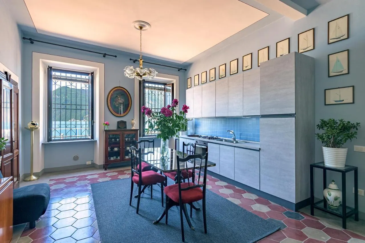 Residenza Di Prestigio In Riva Al Lago Marone Loft 0*,  Italy