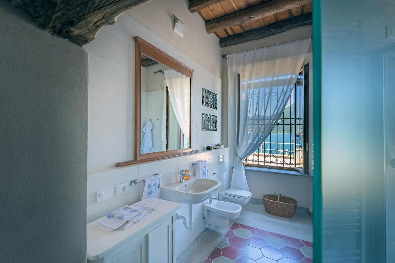 Residenza Di Prestigio In Riva Al Lago Marone Loft Holiday home
