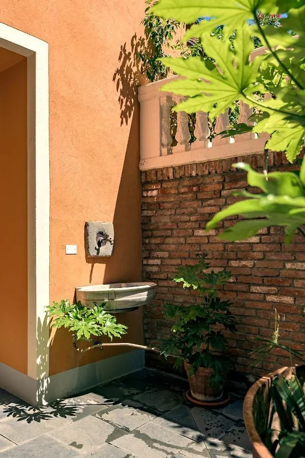 Residenza Di Prestigio In Riva Al Lago Marone Loft Holiday home