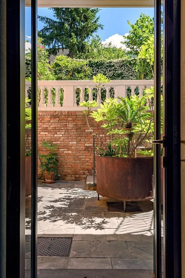 Residenza Di Prestigio In Riva Al Lago Marone Loft