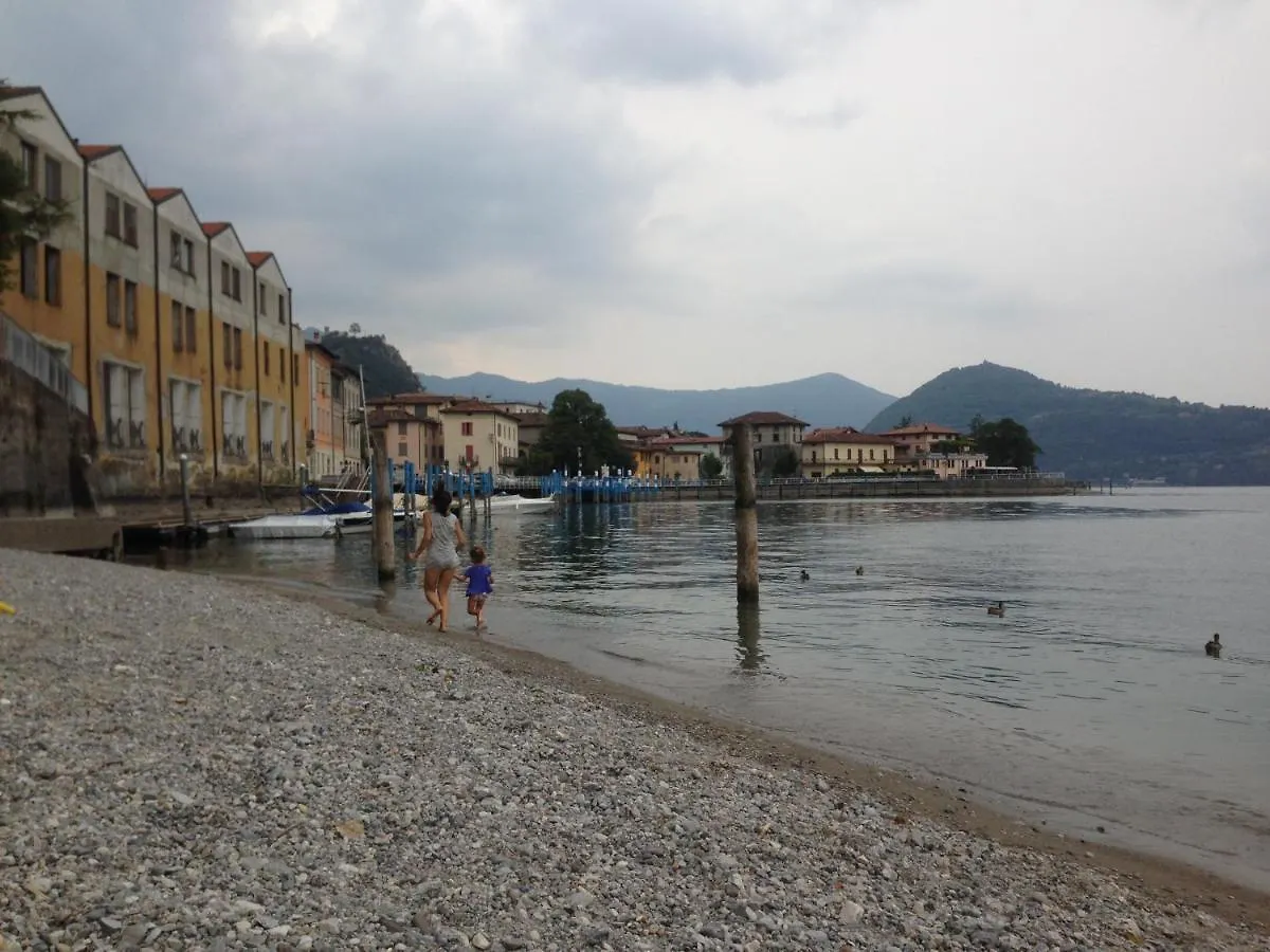Residenza Di Prestigio In Riva Al Lago Marone Loft