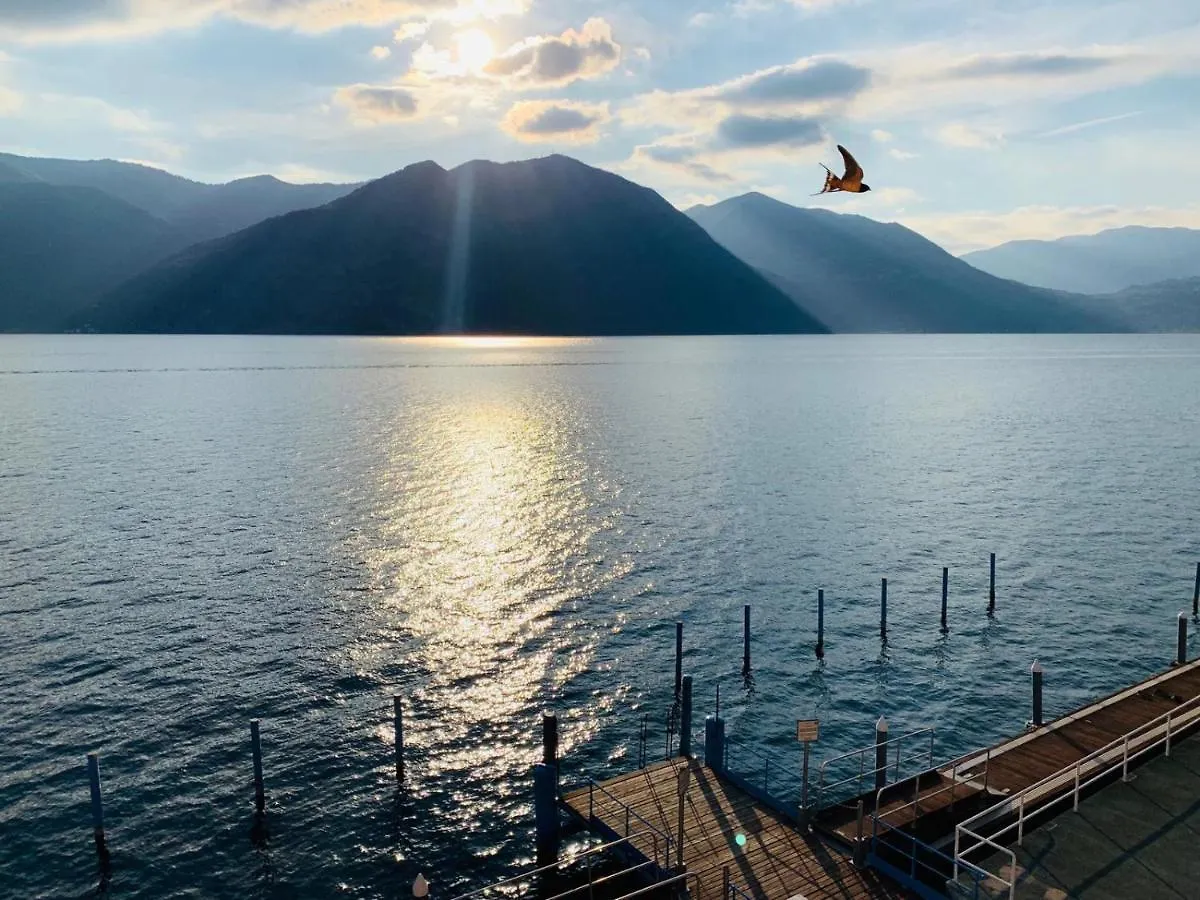 Residenza Di Prestigio In Riva Al Lago Marone Loft Italy