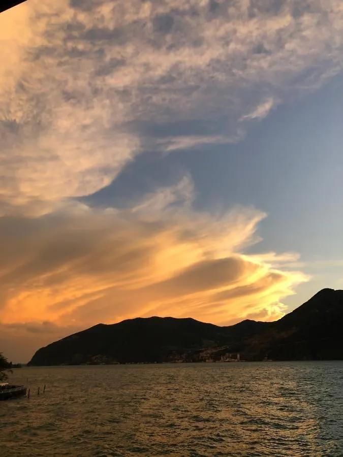 Holiday home Residenza Di Prestigio In Riva Al Lago Marone Loft
