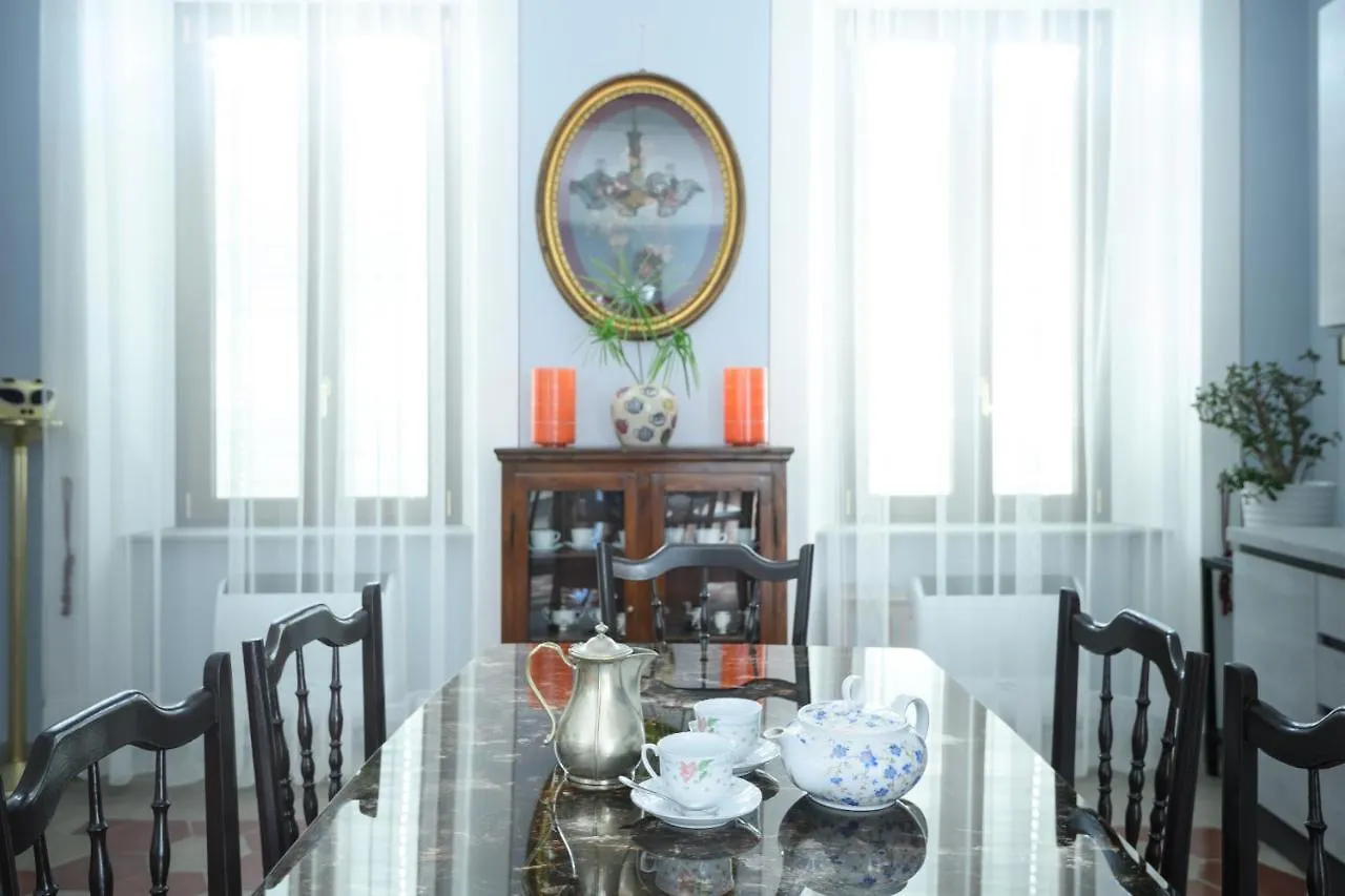 Residenza Di Prestigio In Riva Al Lago Marone Loft Italy