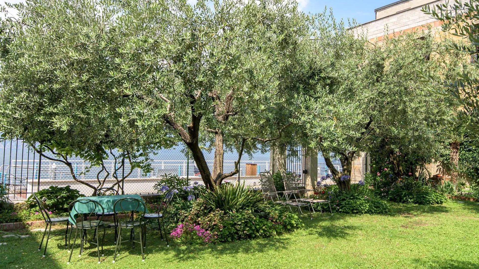 Residenza Di Prestigio In Riva Al Lago Marone Loft